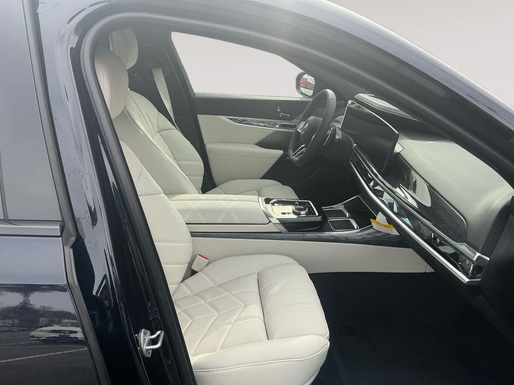 2026 BMW 7 Series 750e xDrive