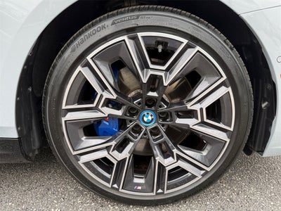 2025 BMW i5 M60