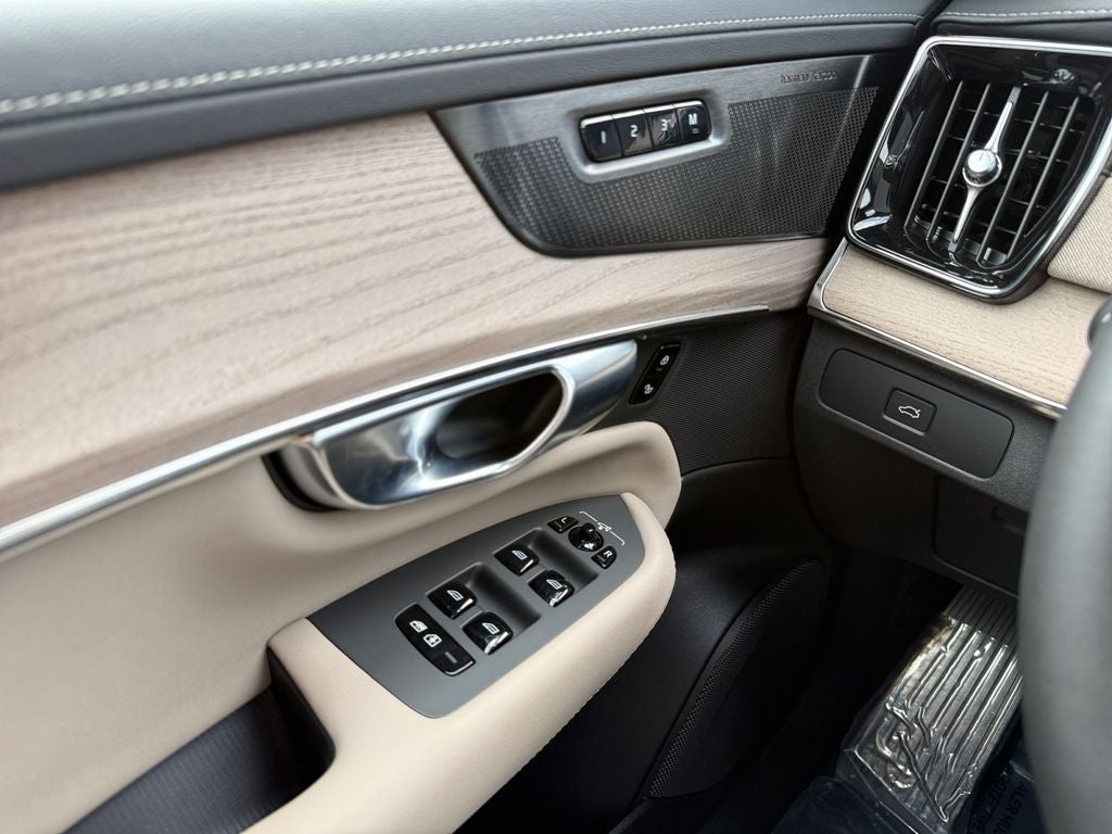 2026 Volvo XC90 B6 Ultra