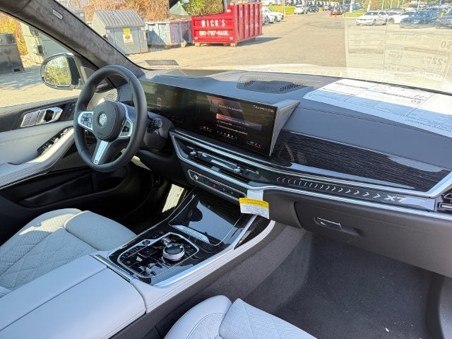 2027 BMW X7 xDrive40i