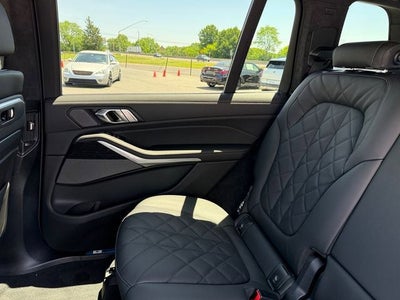 2027 BMW X7 xDrive40i