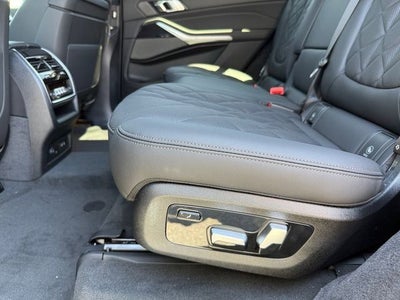 2027 BMW X7 xDrive40i