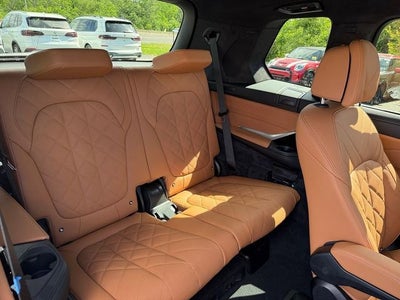 2027 BMW X7 xDrive40i