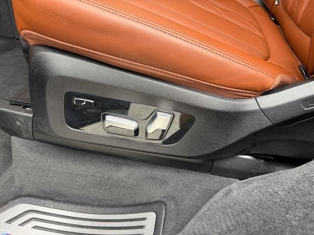2024 BMW X7 M60i