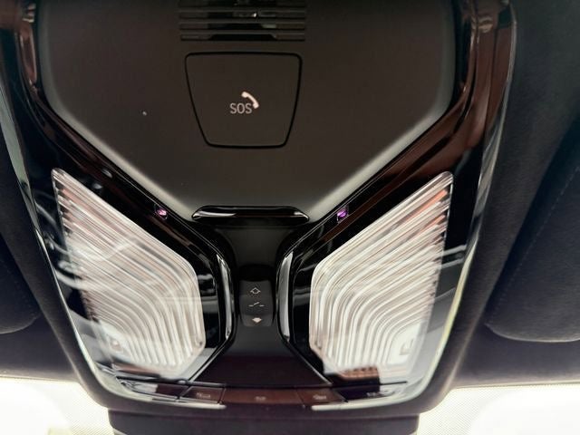 2024 BMW X7 M60i
