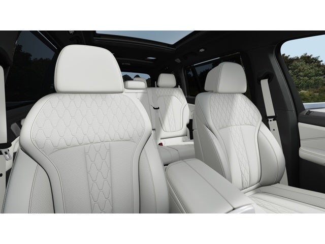 2027 BMW X7 M60i
