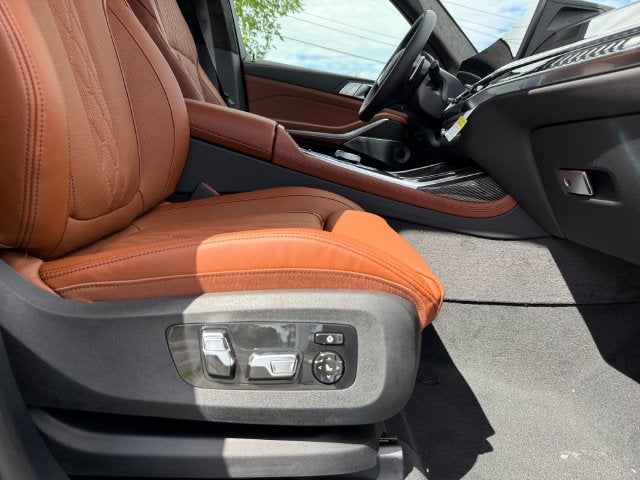 2027 BMW X7 M60i
