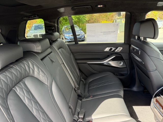 2027 BMW X7 M60i