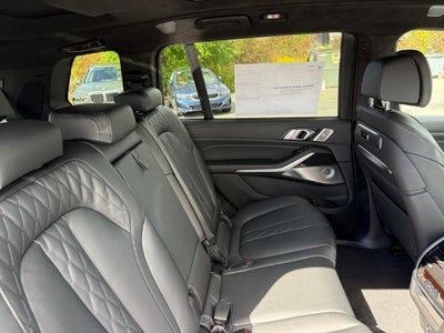 2027 BMW X7 M60i