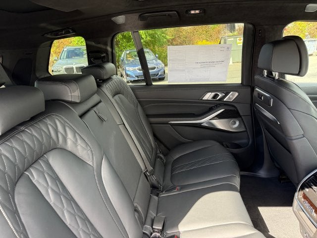 2027 BMW X7 M60i