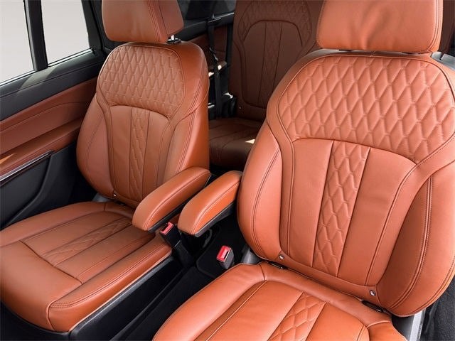 2026 BMW X7 ALPINA XB7