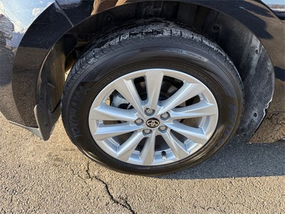 2025 Toyota Corolla Hatchback SE