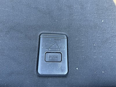 2025 Toyota Corolla Hatchback SE