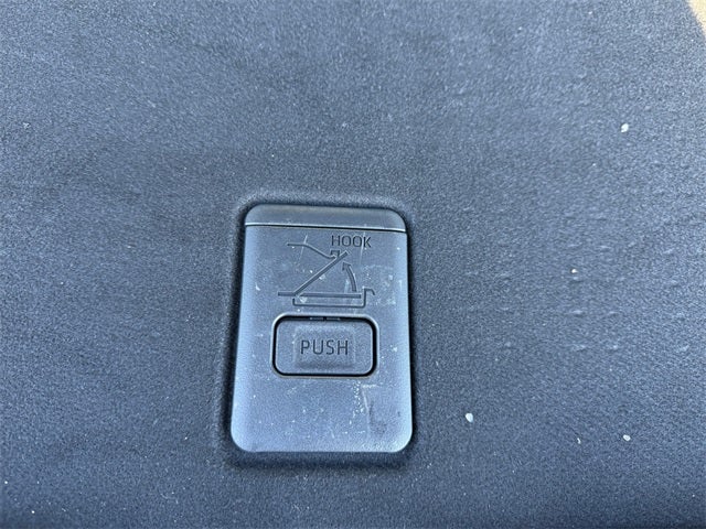 2025 Toyota Corolla Hatchback SE