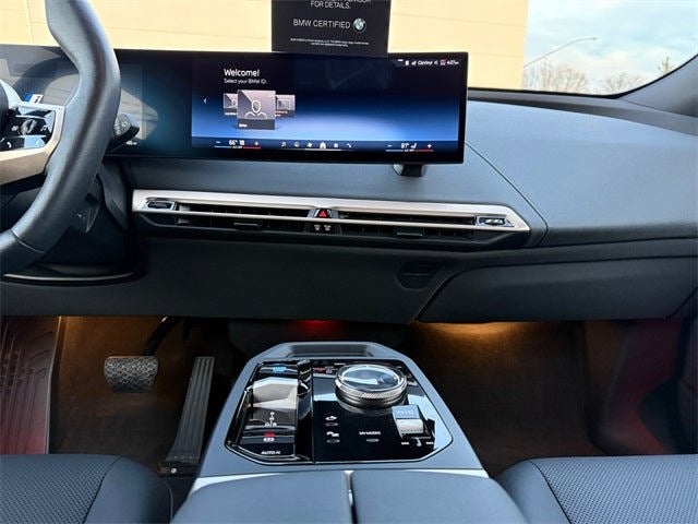 2025 BMW iX xDrive50