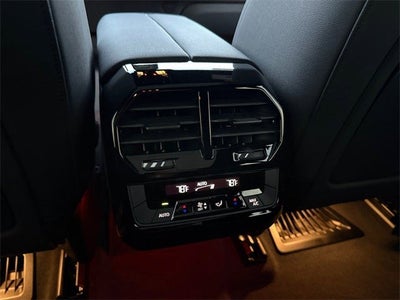 2025 BMW iX xDrive50