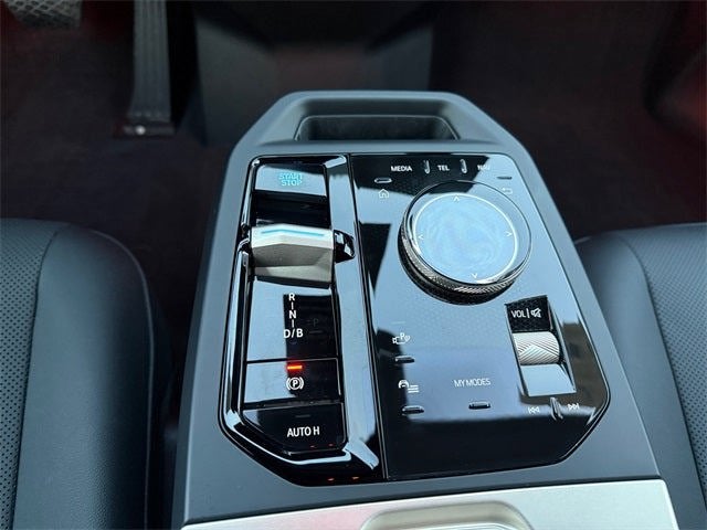 2025 BMW iX xDrive50
