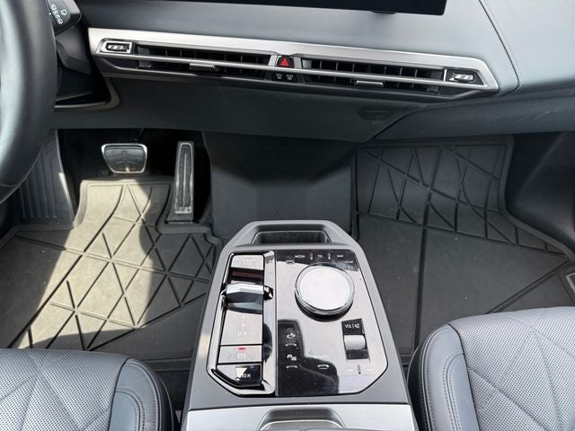 2026 BMW iX xDrive60