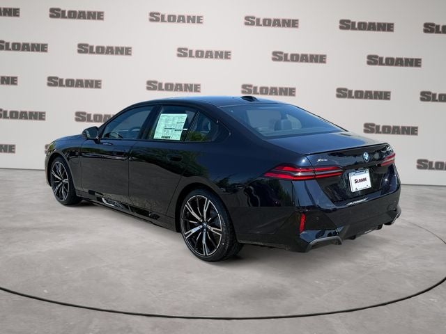 2027 BMW 550e Base