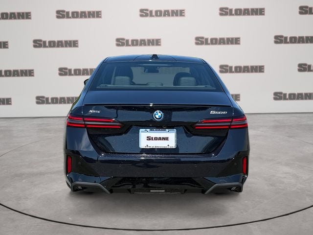 2027 BMW 550e Base