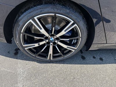 2027 BMW 550e Base