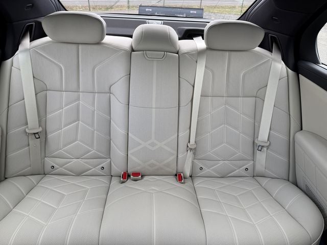 2026 BMW 7 Series 750e xDrive