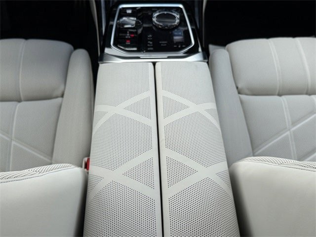 2026 BMW 7 Series 750e xDrive