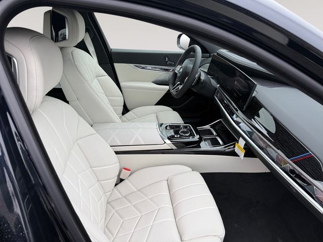2026 BMW 7 Series 750e xDrive