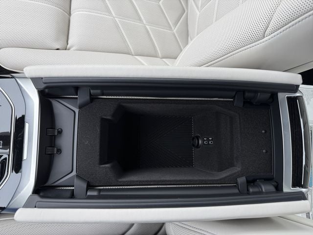 2026 BMW 7 Series 750e xDrive