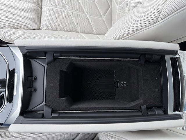 2026 BMW 7 Series 750e xDrive