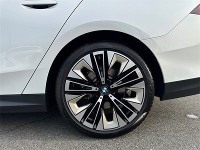 2025 BMW 5 Series 530i xDrive