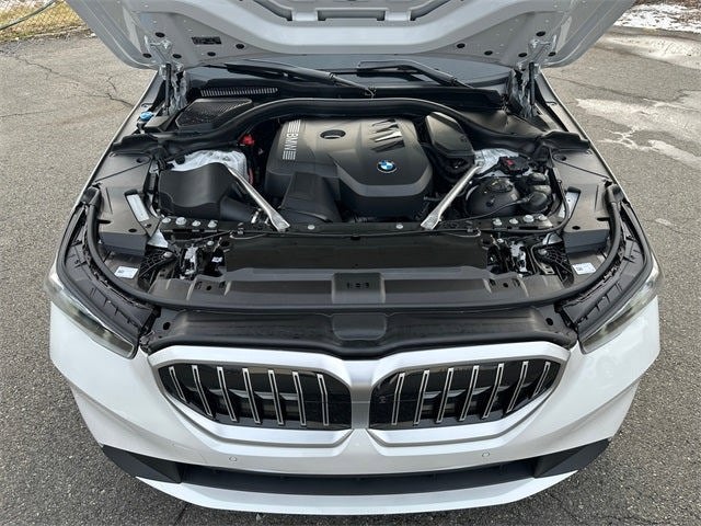 2025 BMW 5 Series 530i xDrive