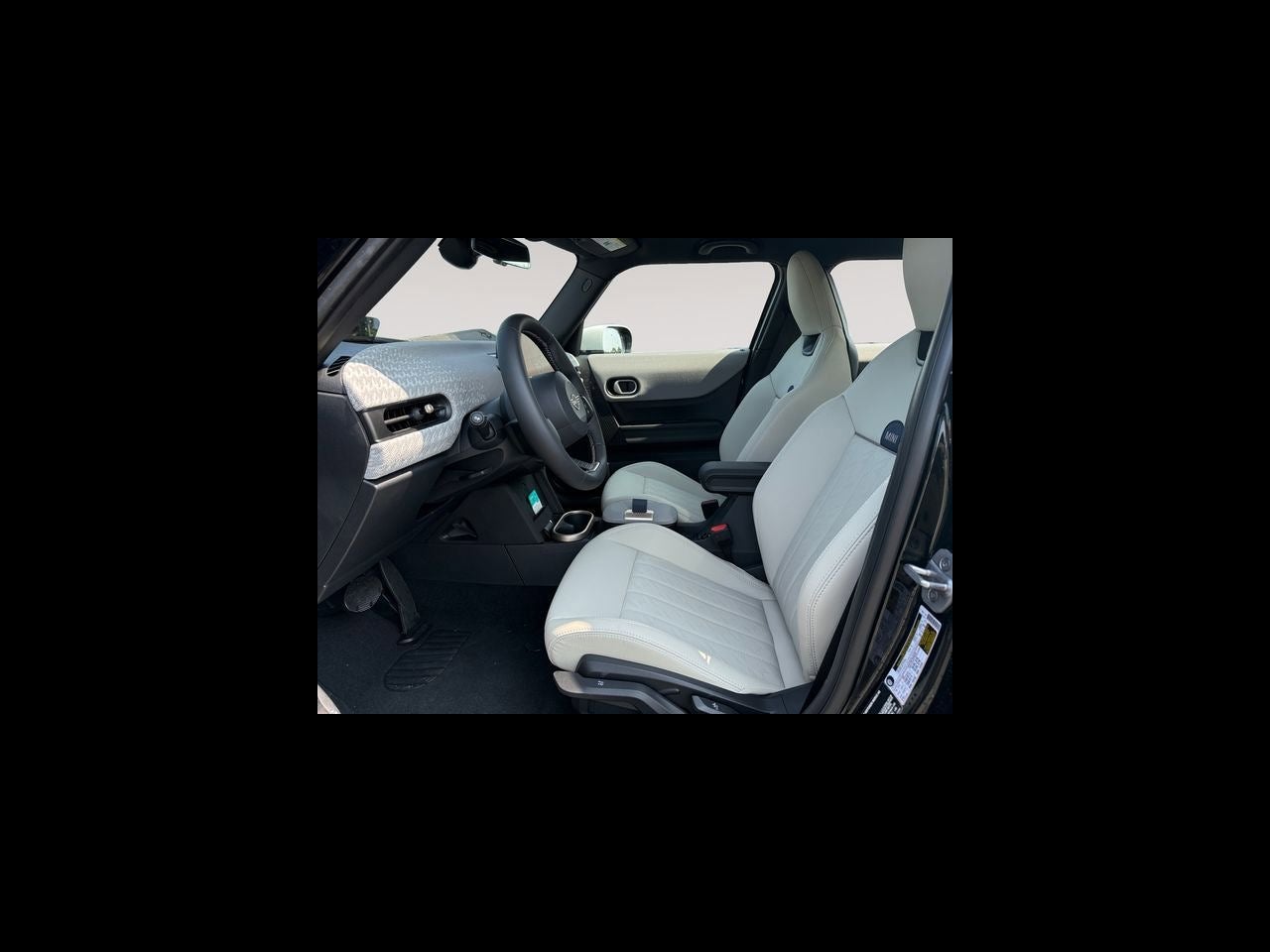 2026 MINI 4 DOOR SIGNATURE PLUS