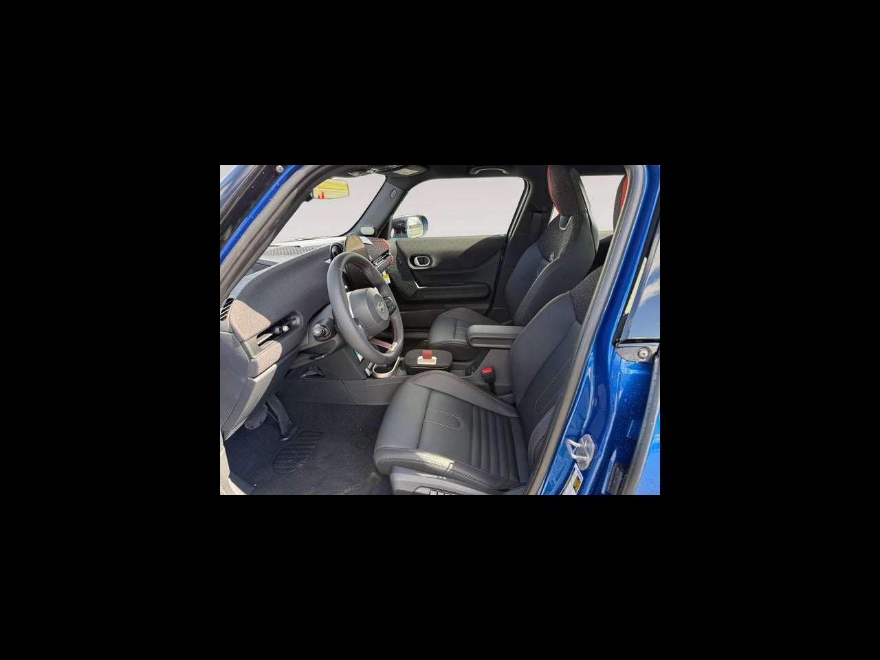 2026 MINI 4 DOOR ICONIC