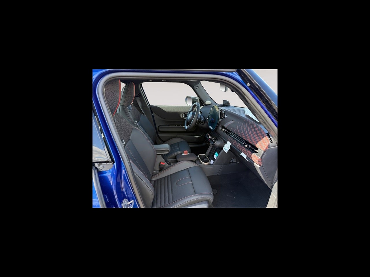 2026 MINI 4 DOOR ICONIC