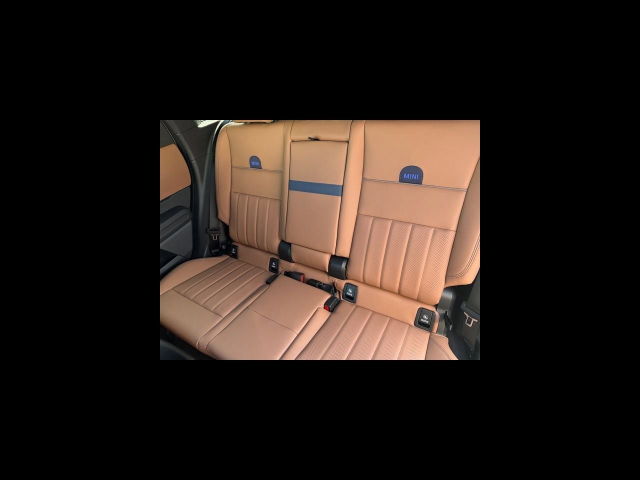 2027 MINI COUNTRYMAN ICONIC