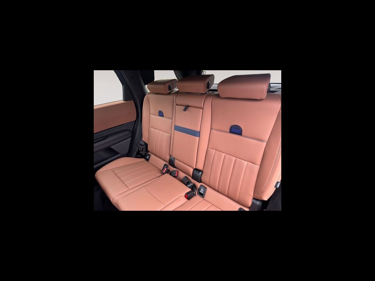 2027 MINI COUNTRYMAN ICONIC