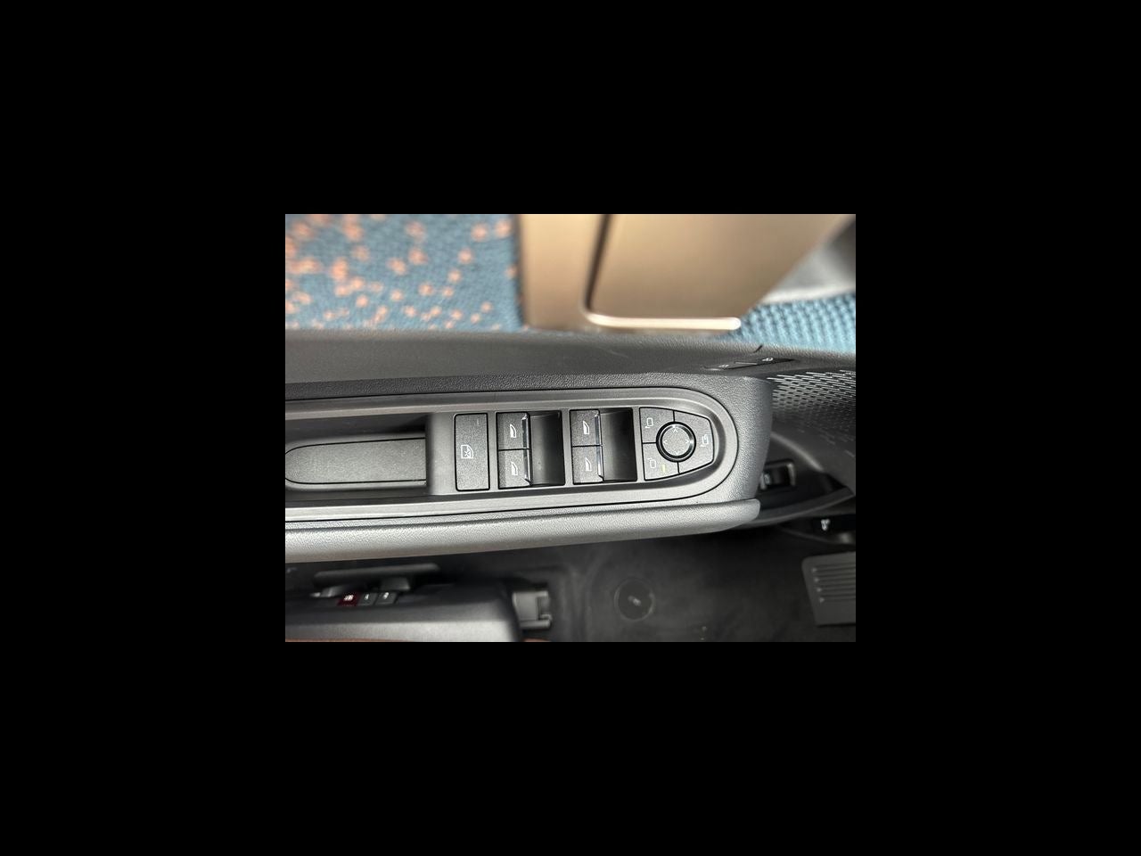 2027 MINI COUNTRYMAN ICONIC