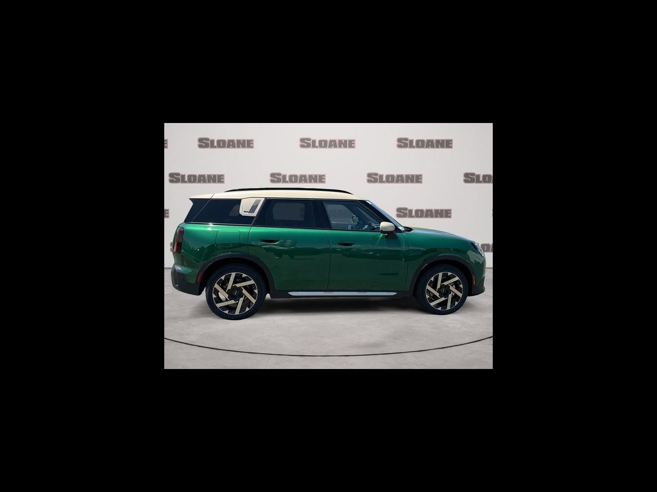 2027 MINI COUNTRYMAN ICONIC