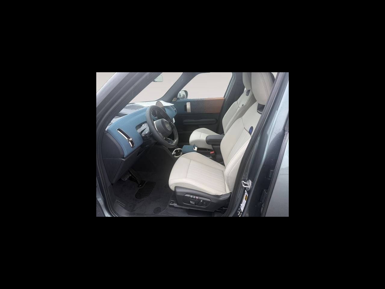 2027 MINI COUNTRYMAN ICONIC