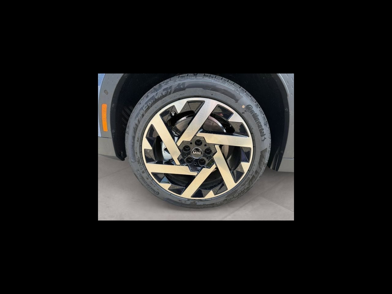 2027 MINI COUNTRYMAN ICONIC
