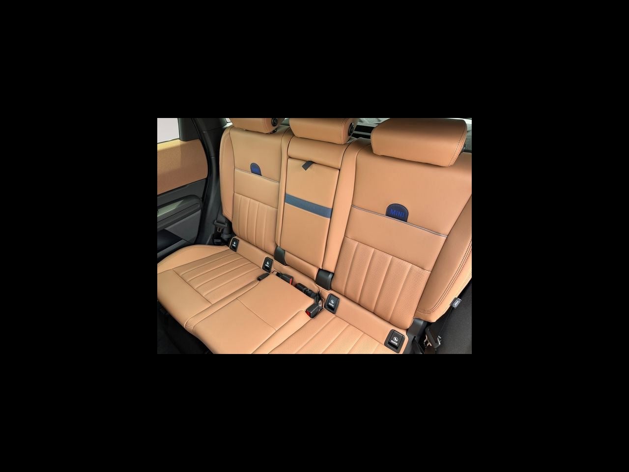 2027 MINI COUNTRYMAN ICONIC