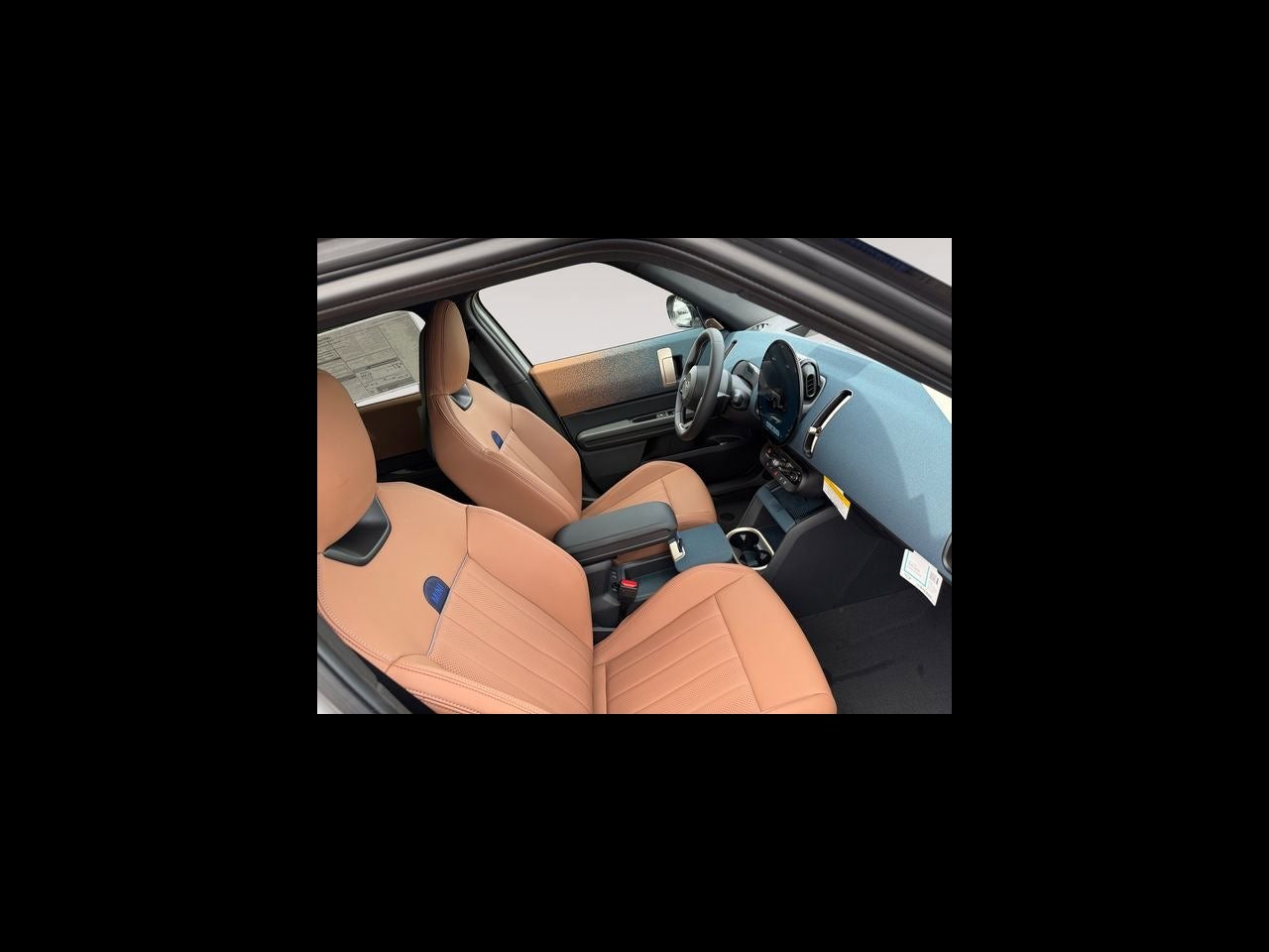 2027 MINI COUNTRYMAN ICONIC