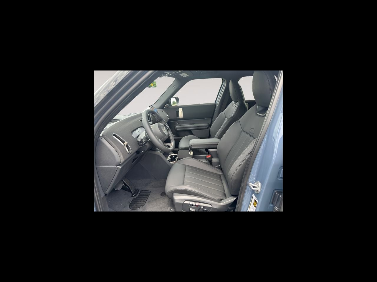 2027 MINI COUNTRYMAN ICONIC