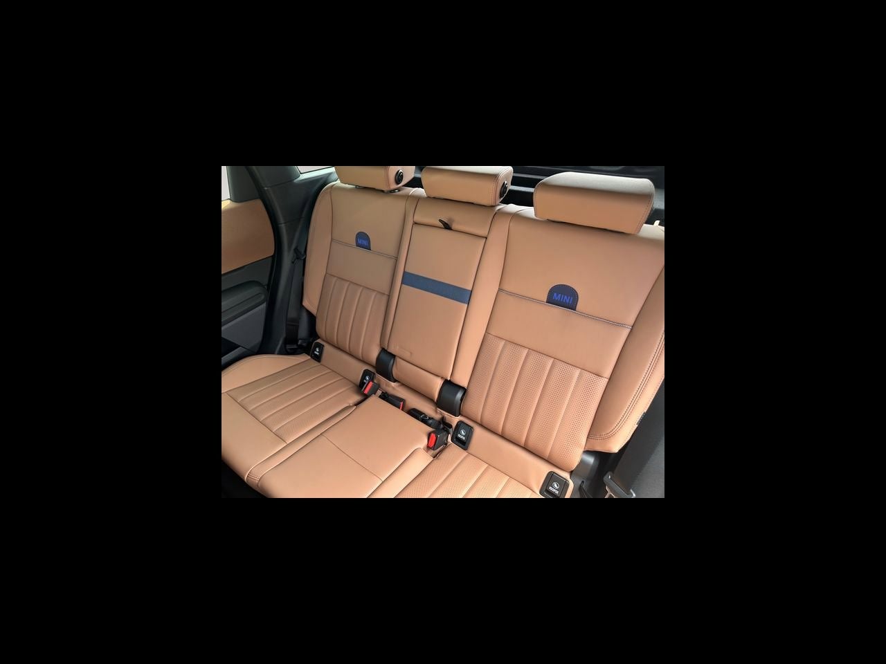 2027 MINI COUNTRYMAN ICONIC