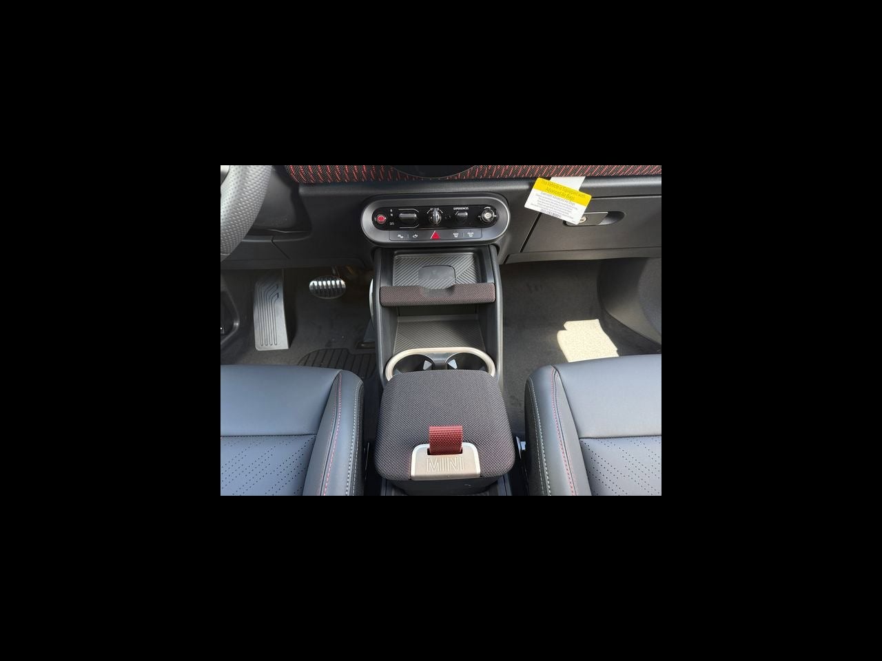 2027 MINI COUNTRYMAN ICONIC