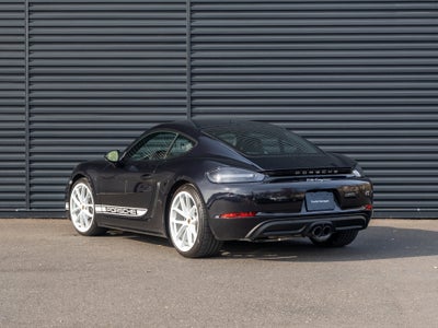 2024 Porsche 718 Cayman Base