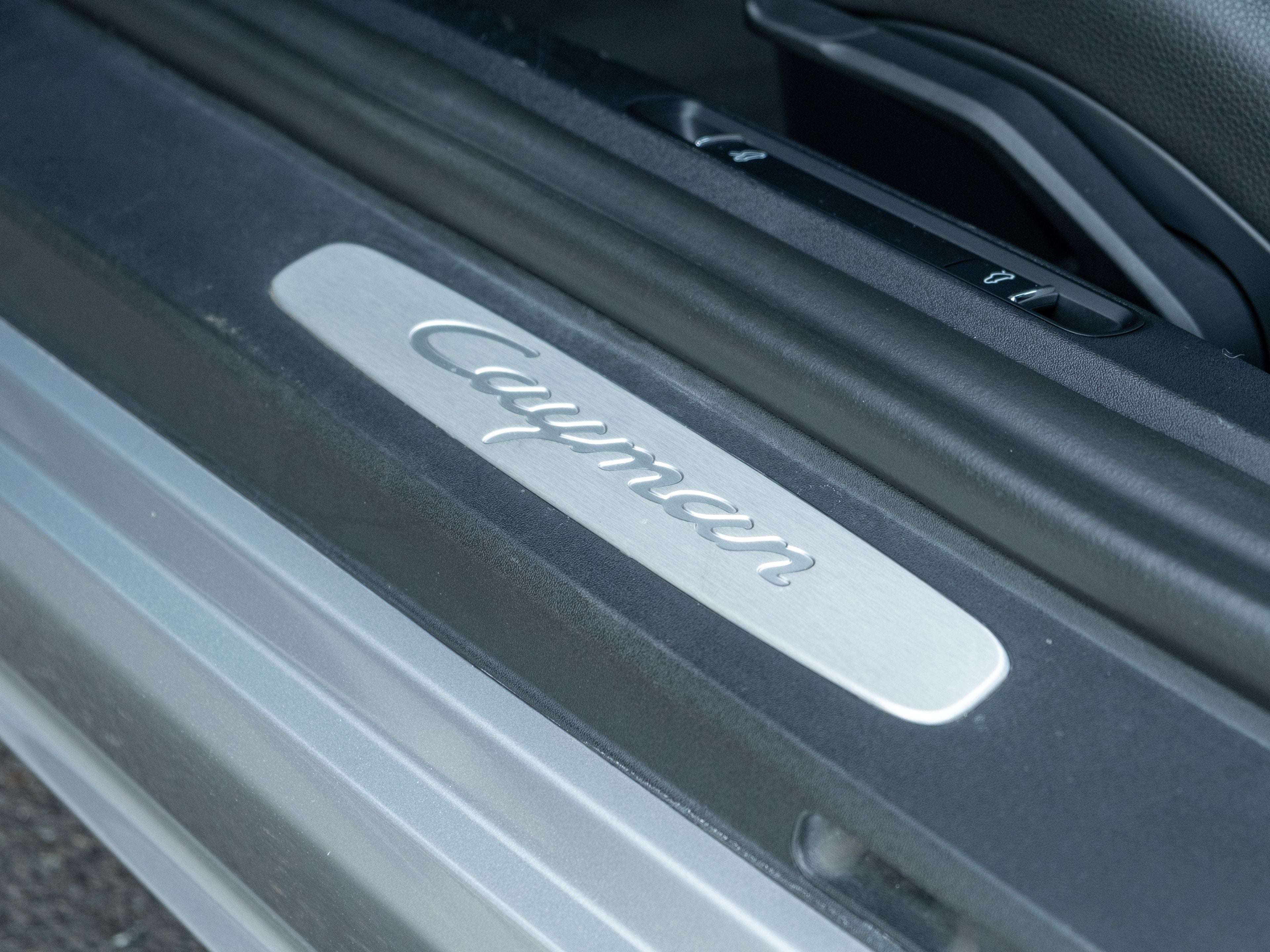 2018 Porsche 718 Cayman Base