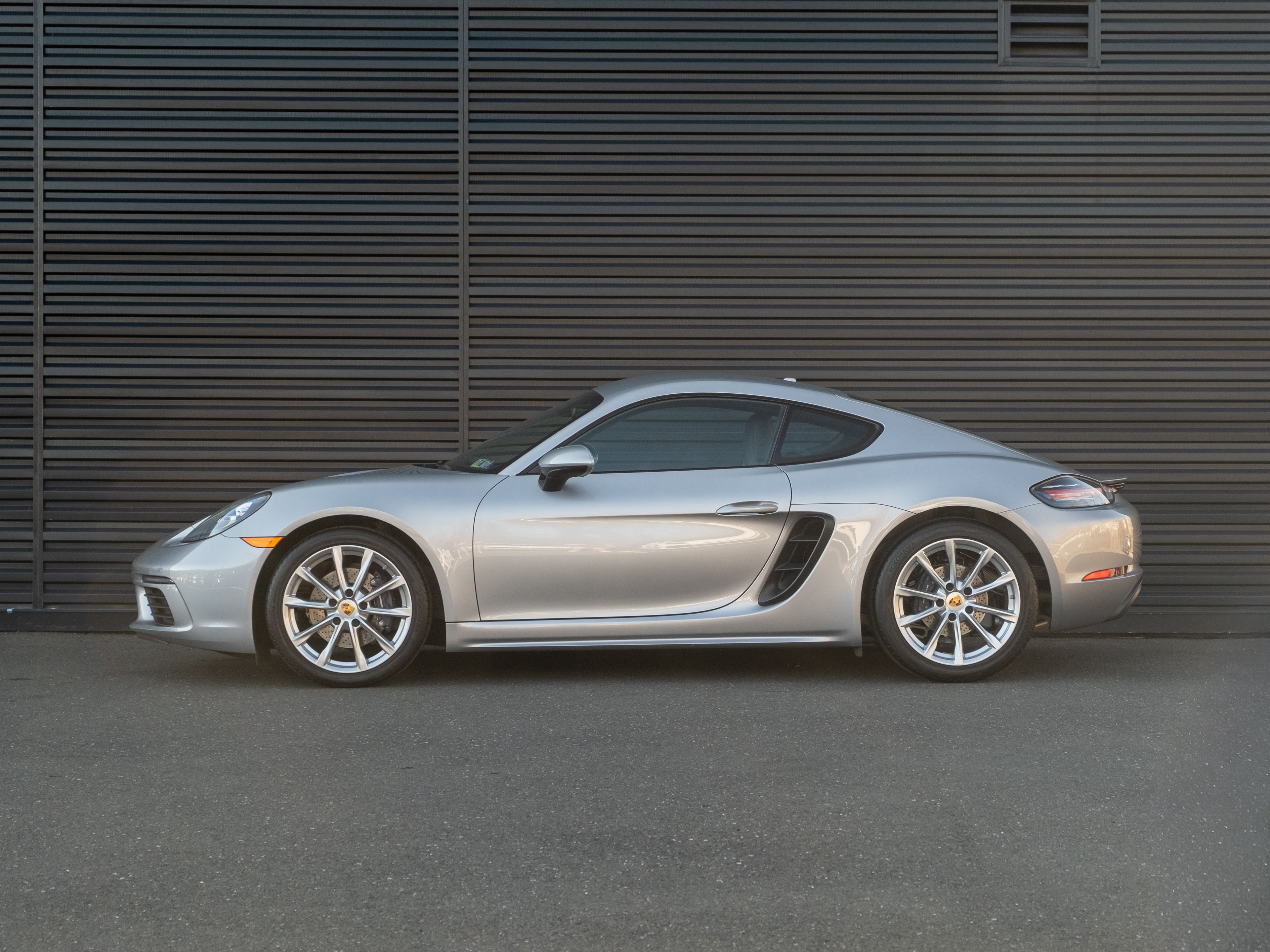 2018 Porsche 718 Cayman Base