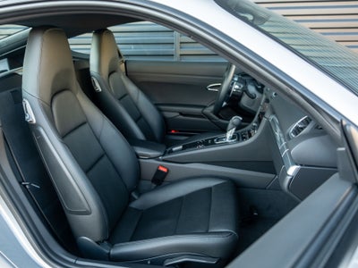 2018 Porsche 718 Cayman Base